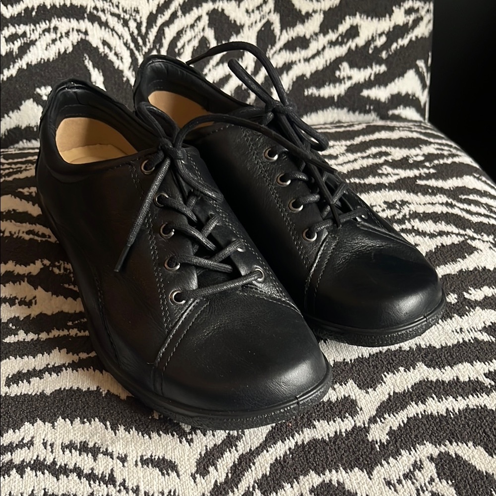 Hotter Black Oxfords Classic Leather Design NEW 11 wide